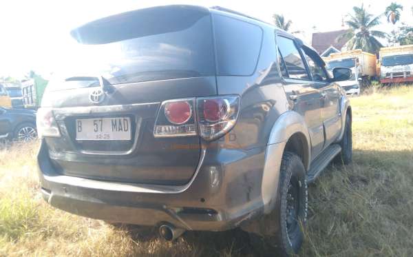 TOYOTA FORTUNER 2.5G AT