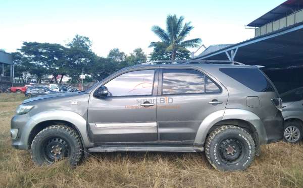 TOYOTA FORTUNER 2.5G AT