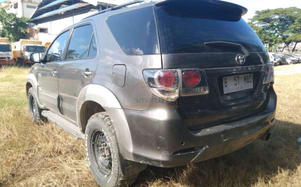TOYOTA FORTUNER 2.5G AT