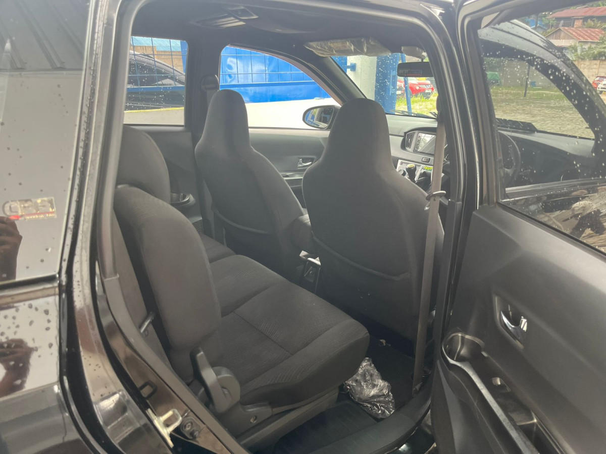 DAIHATSU SIGRA  R