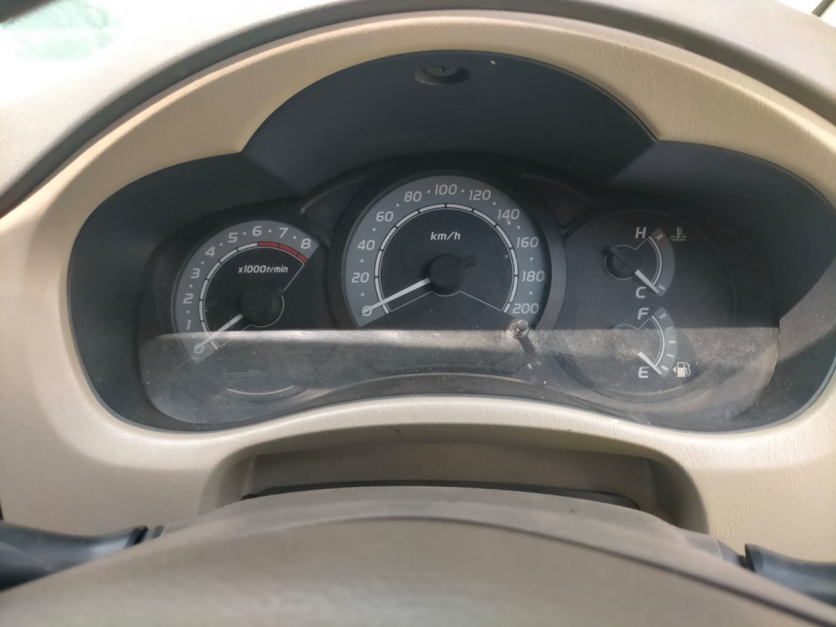 TOYOTA  INNOVA
