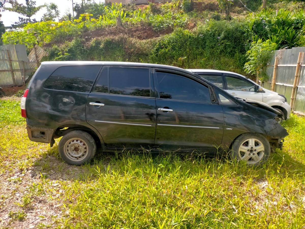 TOYOTA  INNOVA