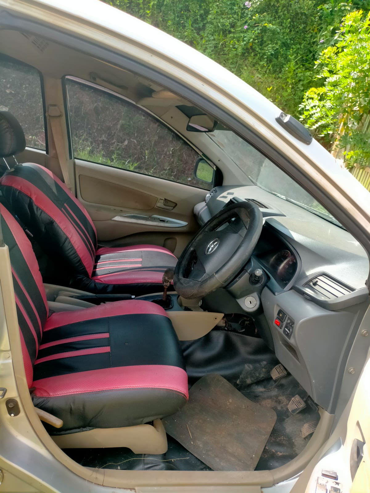 TOYOTA AVANZA VELOZ