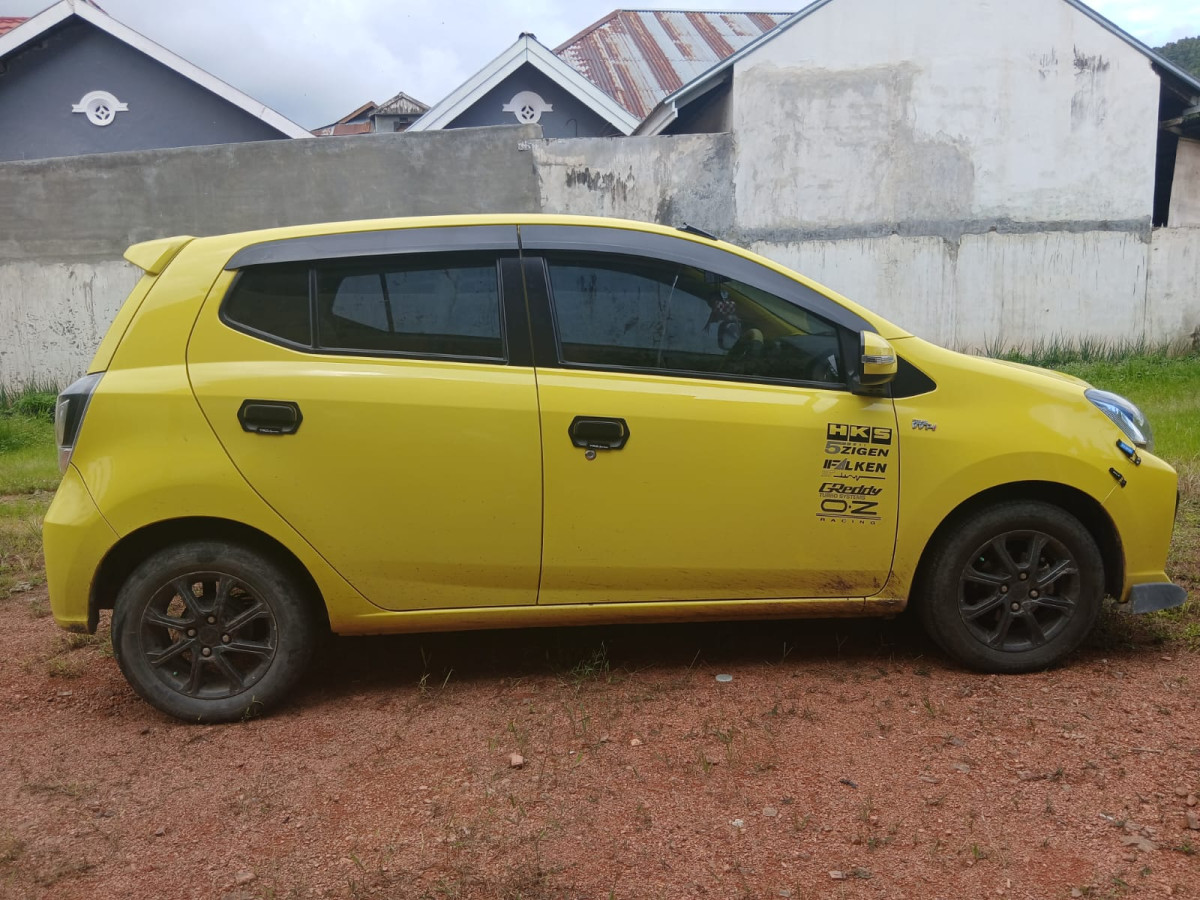DAIHATSU  AYLA  1.2X