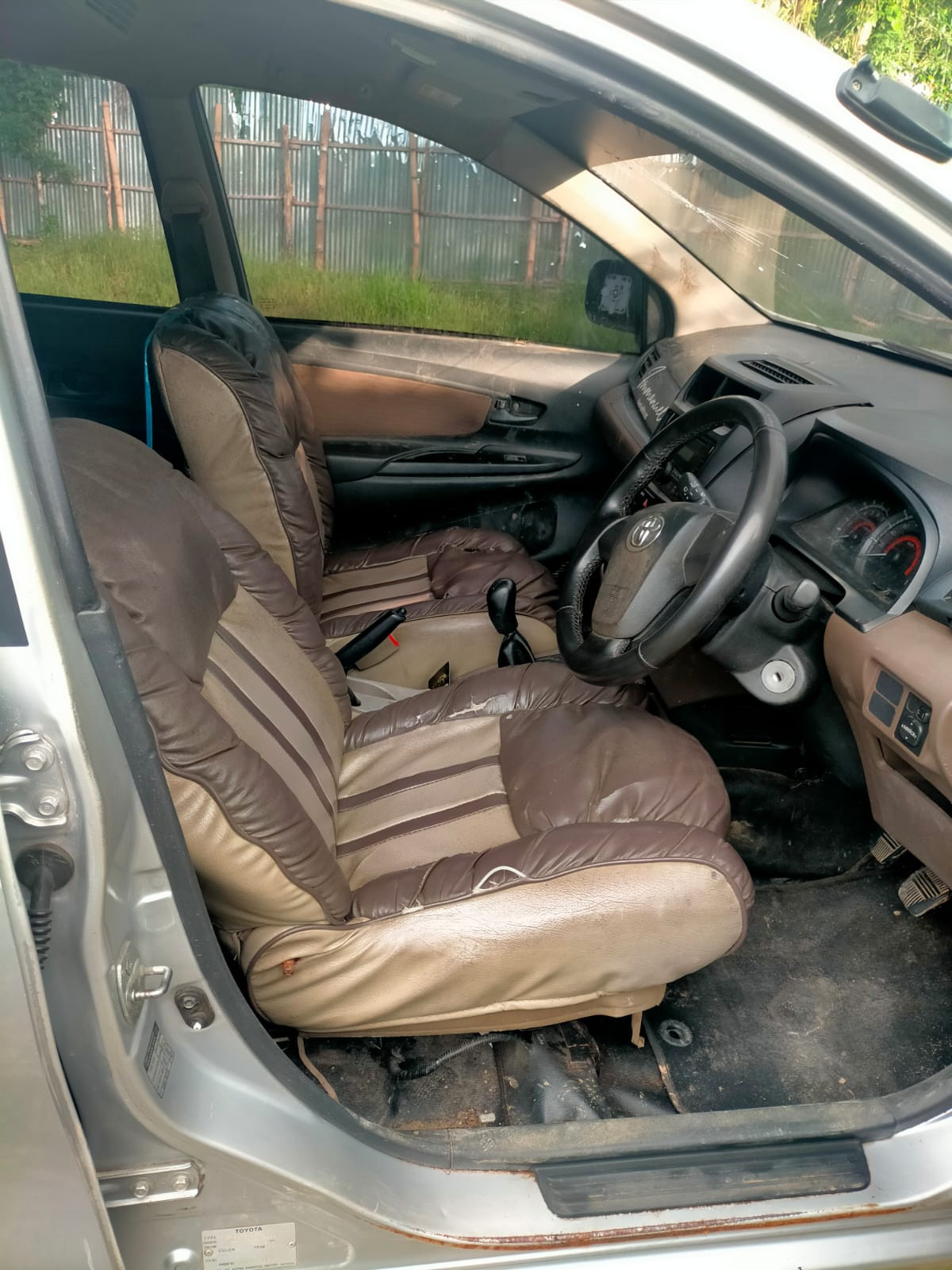 TOYOTA  AVANZA  1.3 E