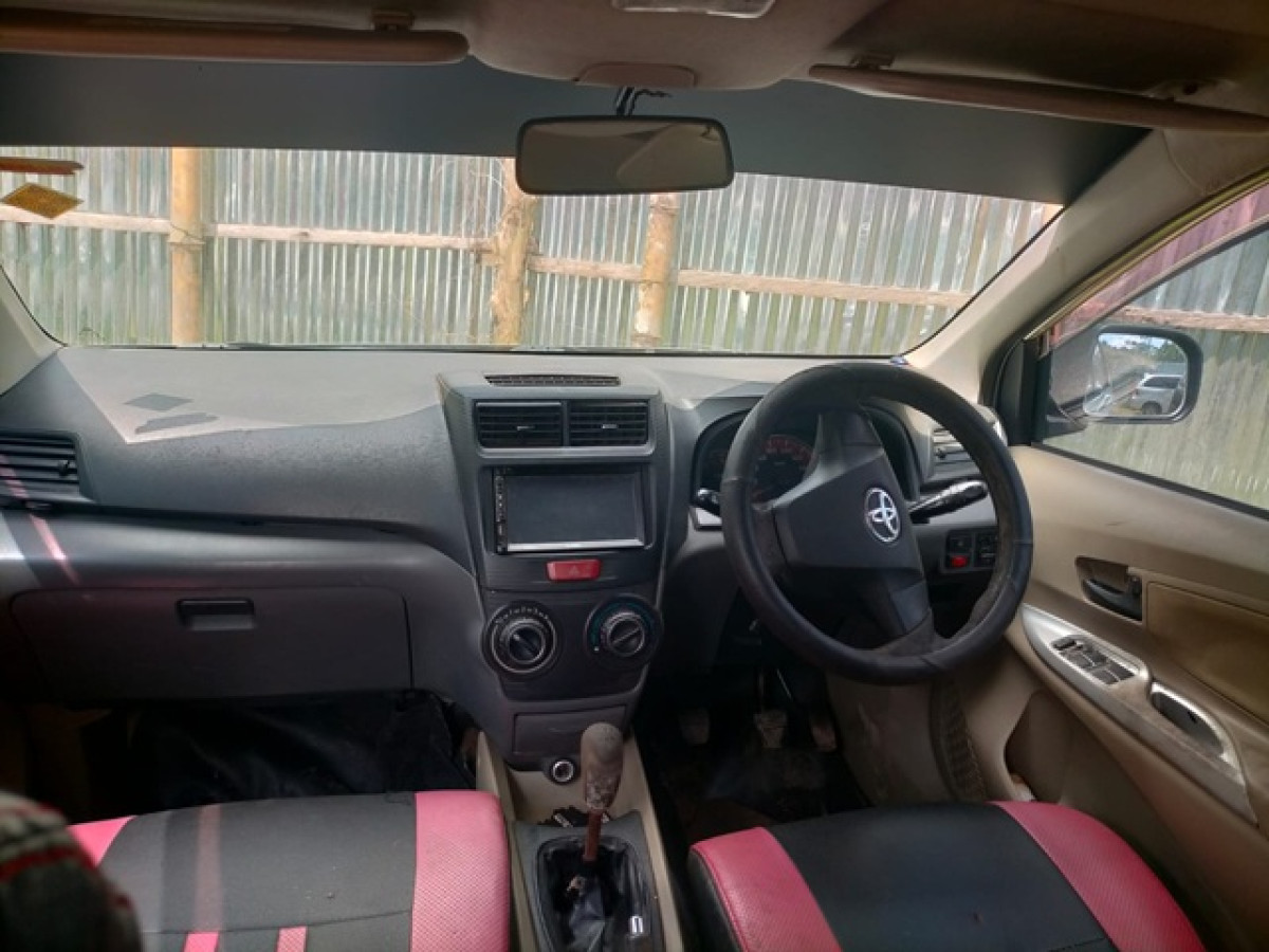 TOYOTA AVANZA VELOZ