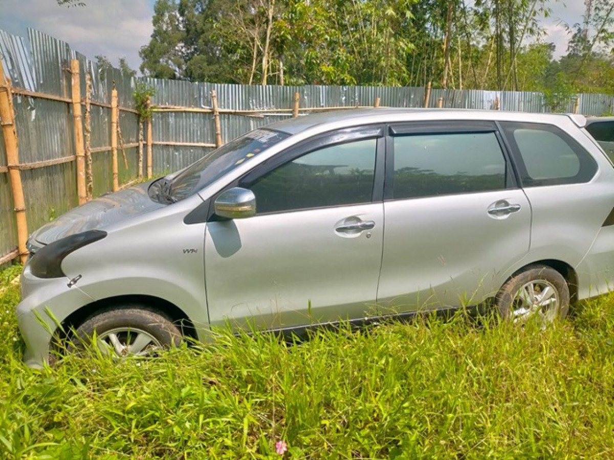 TOYOTA AVANZA VELOZ