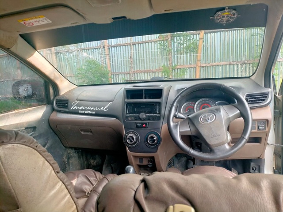 TOYOTA  AVANZA  1.3 E