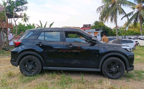 DAIHATSU ROCKY