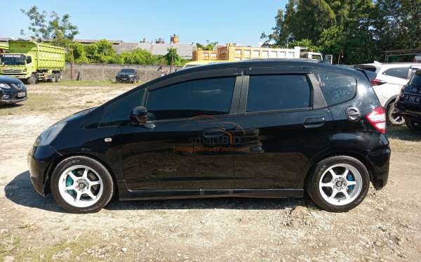 HONDA JAZZ GE8 1.5 S