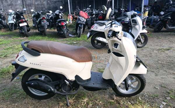 HONDA  SCOOPY