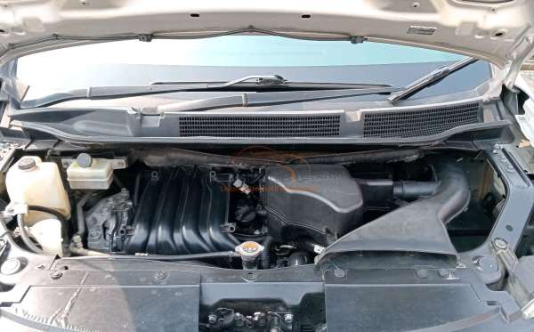 NISSAN SERENA 2.0