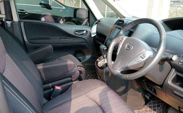 NISSAN SERENA 2.0