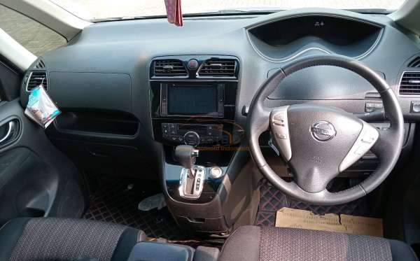 NISSAN SERENA 2.0