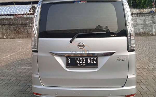 NISSAN SERENA 2.0