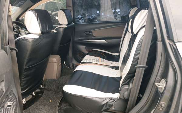 TOYOTA AVANZA