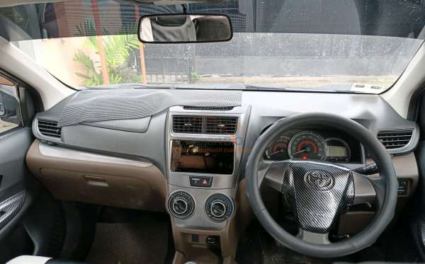 TOYOTA AVANZA
