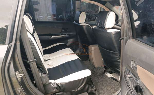 TOYOTA AVANZA