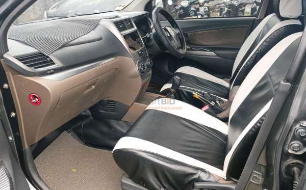 TOYOTA AVANZA