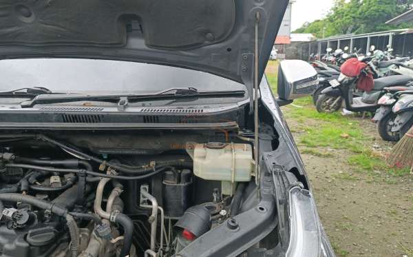 TOYOTA AVANZA