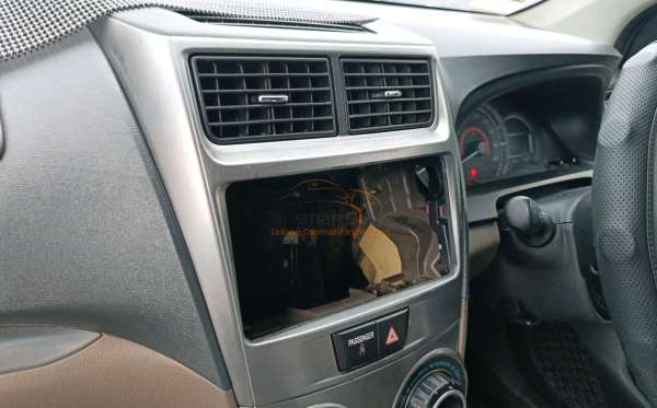 TOYOTA AVANZA