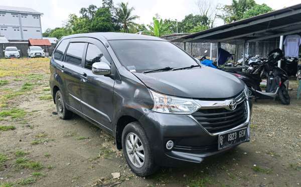 TOYOTA AVANZA