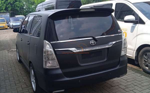TOYOTA INNOVA G