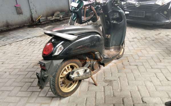 HONDA SCOOPY PRESTIGE