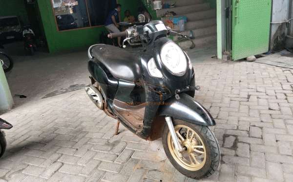 HONDA SCOOPY PRESTIGE
