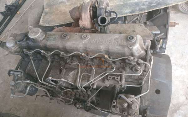 MITSUBISHI FN 527 6X4