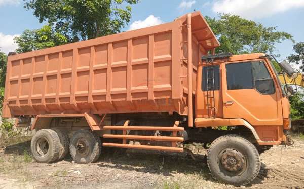 MITSUBISHI FN 527 6X4