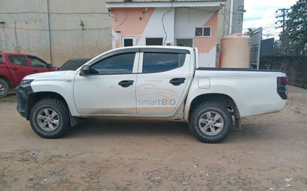 MITSUBISHI DC HDX 4X4