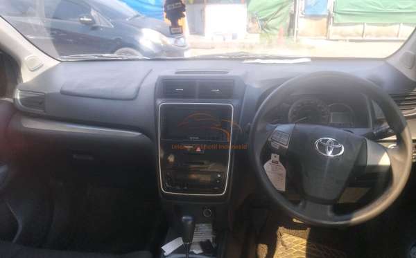 TOYOTA AVANZA