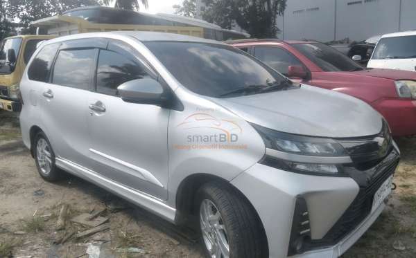 TOYOTA AVANZA