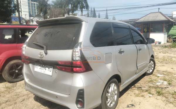 TOYOTA AVANZA