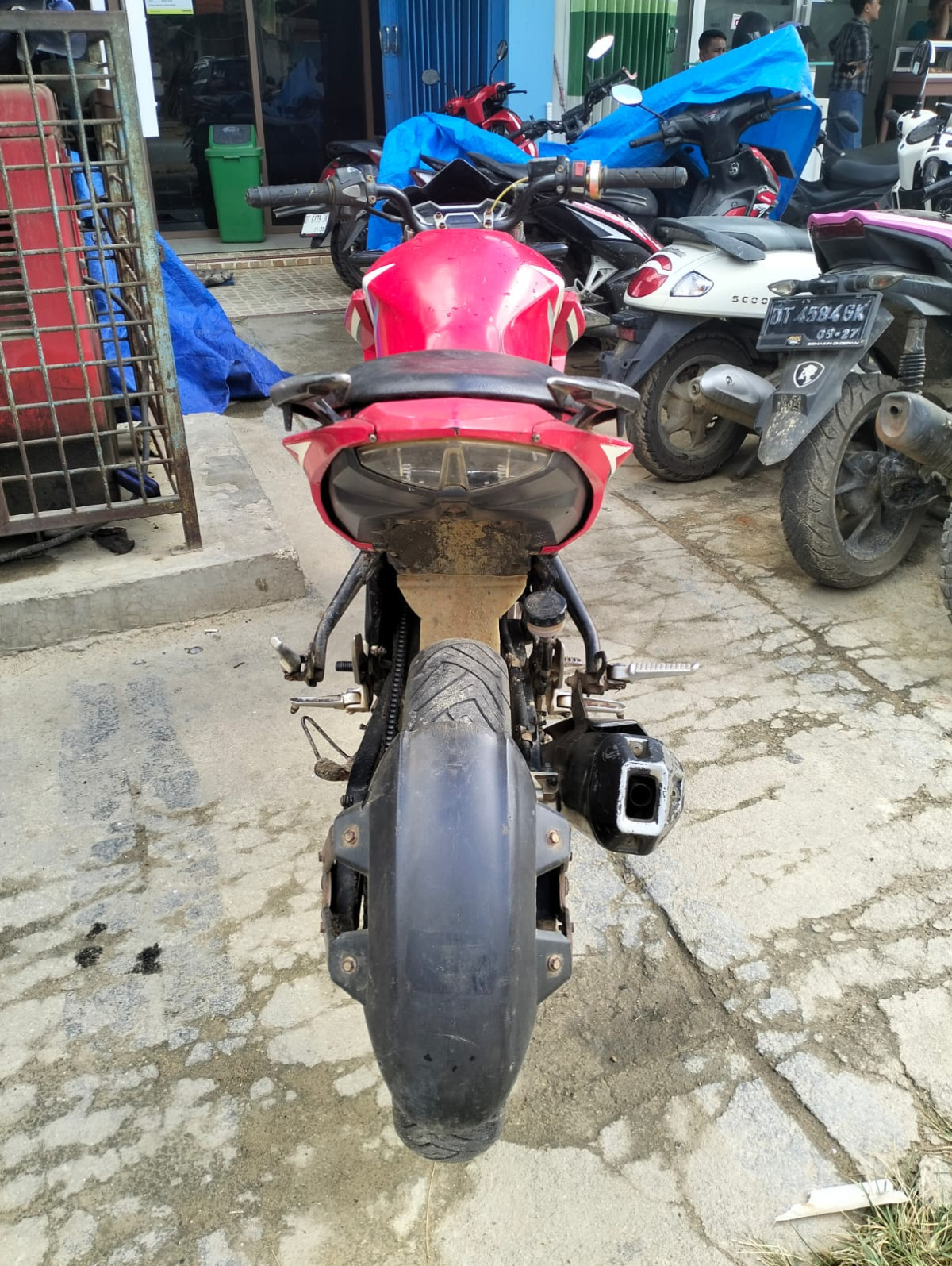 HONDA CB 150 R