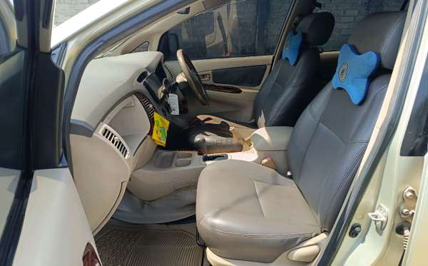 TOYOTA KIJANG INNOVA G