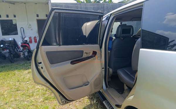 TOYOTA KIJANG INNOVA G