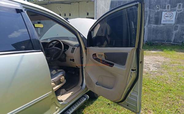 TOYOTA KIJANG INNOVA G