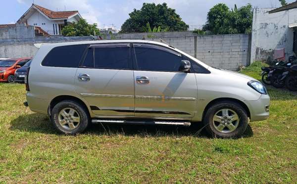 TOYOTA KIJANG INNOVA G