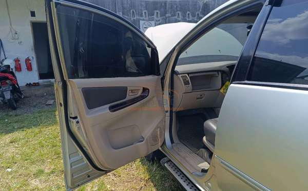 TOYOTA KIJANG INNOVA G