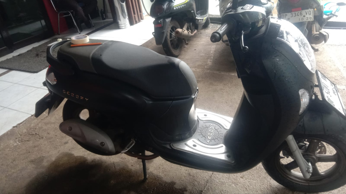 HONDA SCOOPY PRESTIGE