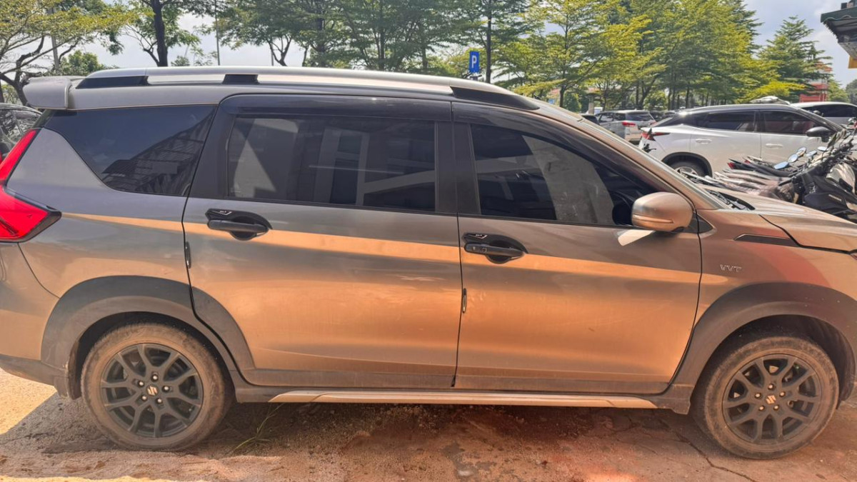 SUZUKI XL7