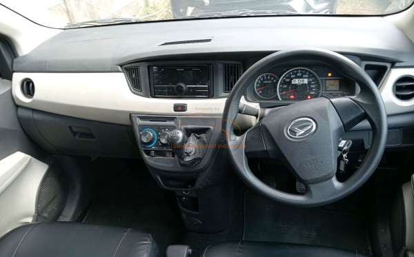 DAIHATSU SIGRA 1.2 X