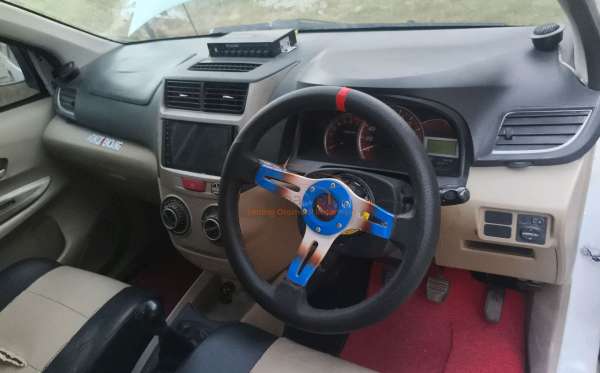 DAIHATSU XENIA M