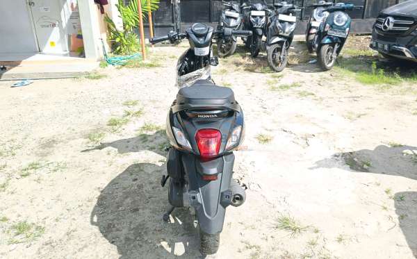 HONDA  GENIO