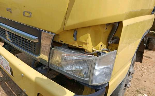 MITSUBISHI CANTER
