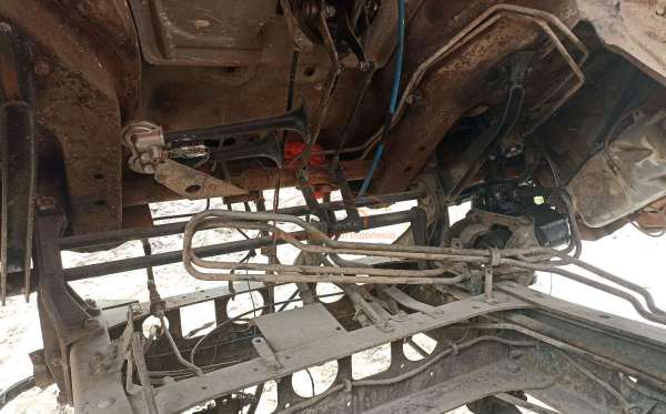 MITSUBISHI FN 527 6X4