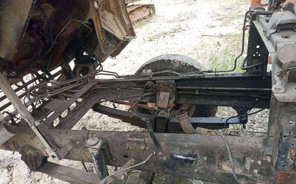 MITSUBISHI FN 527 6X4