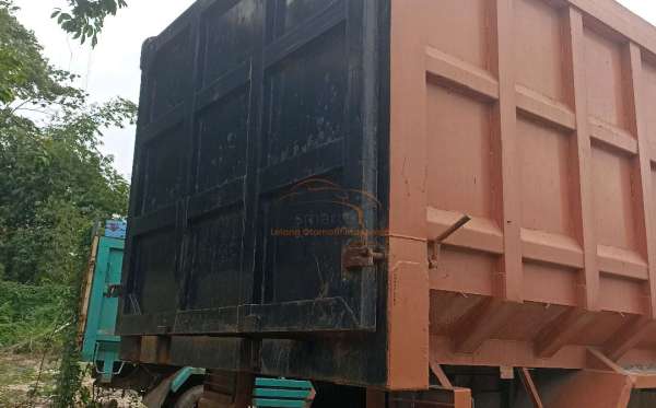 MITSUBISHI FN 527 6X4